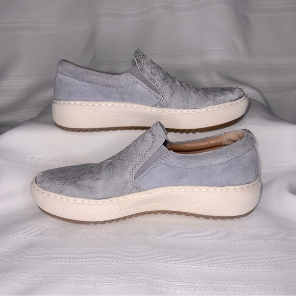 Sofft Slip-On Platform Sneakers Casual Flats Sz 6 EUC Gray - Picture 4 of 14
